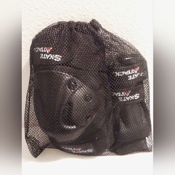 Brand New Skate Attack Knee & Wrist Guards - Size Large - Picture 6 of 6